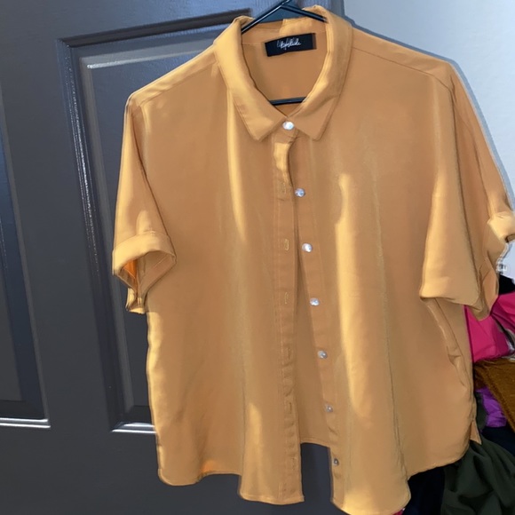 Mustard Yellow Button Up Short Quarter Sleeved Top - Picture 2 of 5